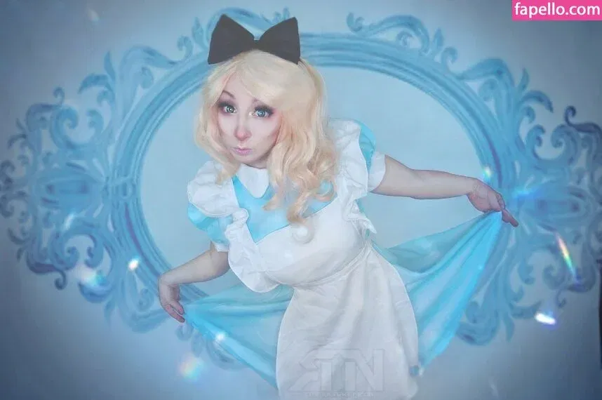 Deanna Davis / Itsrainingneon / itsrainingne0n Onlyfans Photo Gallery 