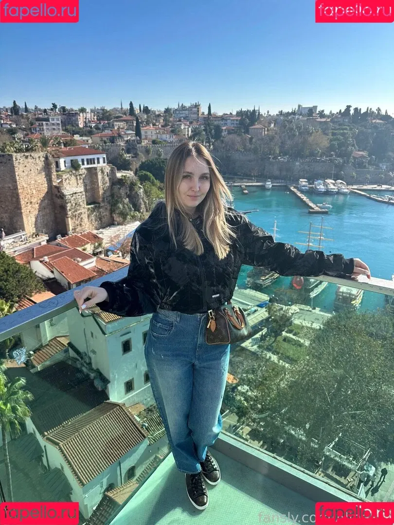 Alina Rai / AlinaRai / Sasha Paradise / alinarai07 Onlyfans Photo Gallery 
