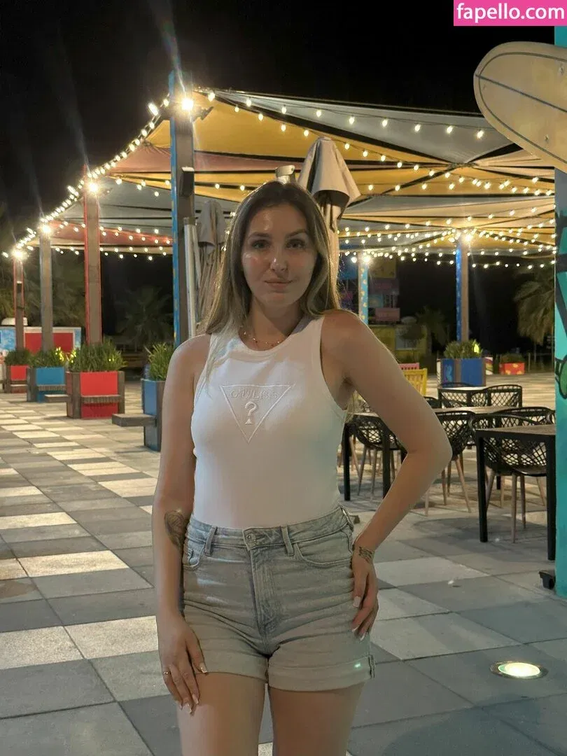 Alina Rai / AlinaRai / Sasha Paradise / alinarai07 Onlyfans Photo Gallery 