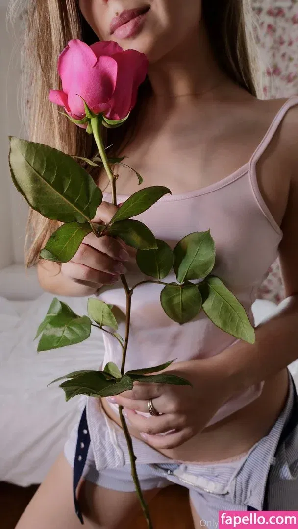 HoneyGirl / zzarraffa Onlyfans Photo Gallery 