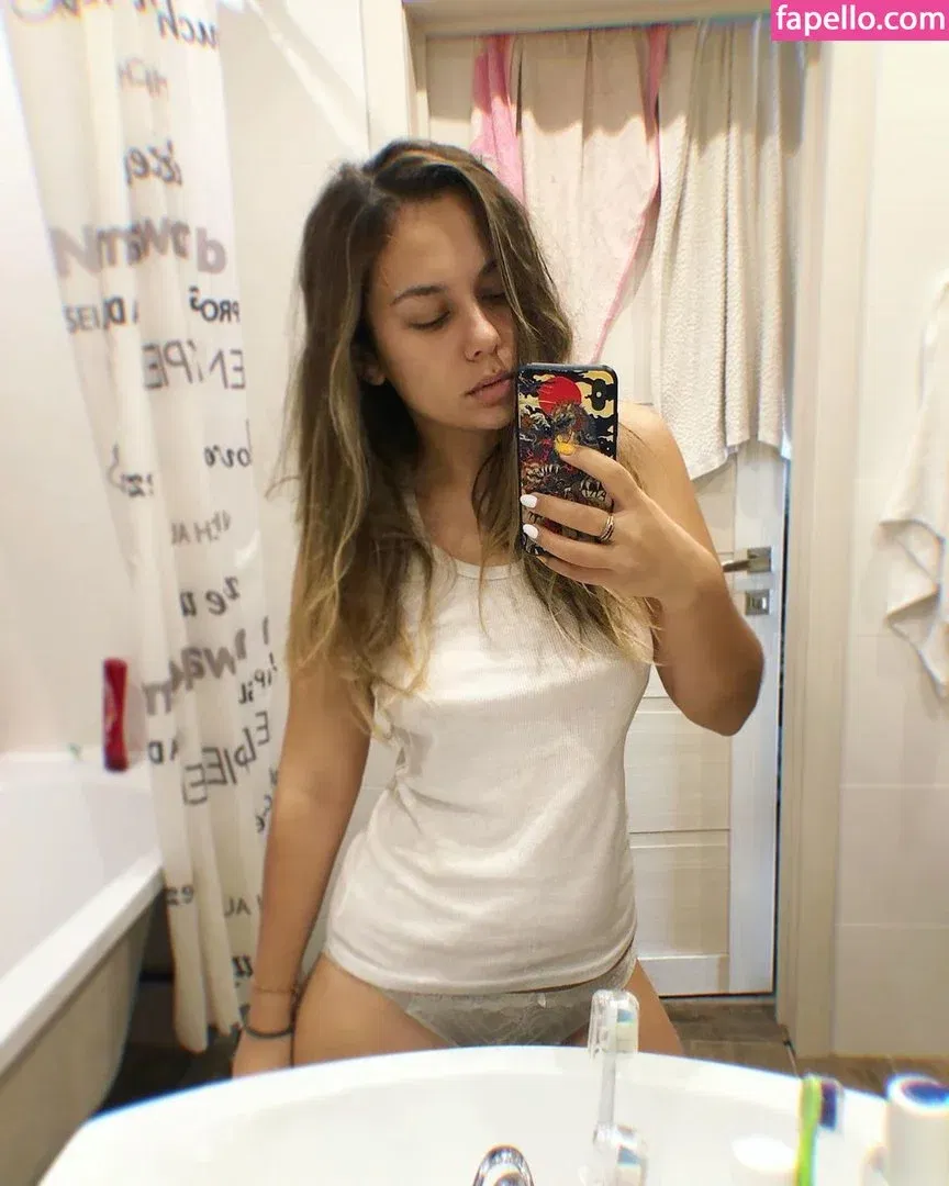 HoneyGirl / zzarraffa Onlyfans Photo Gallery 