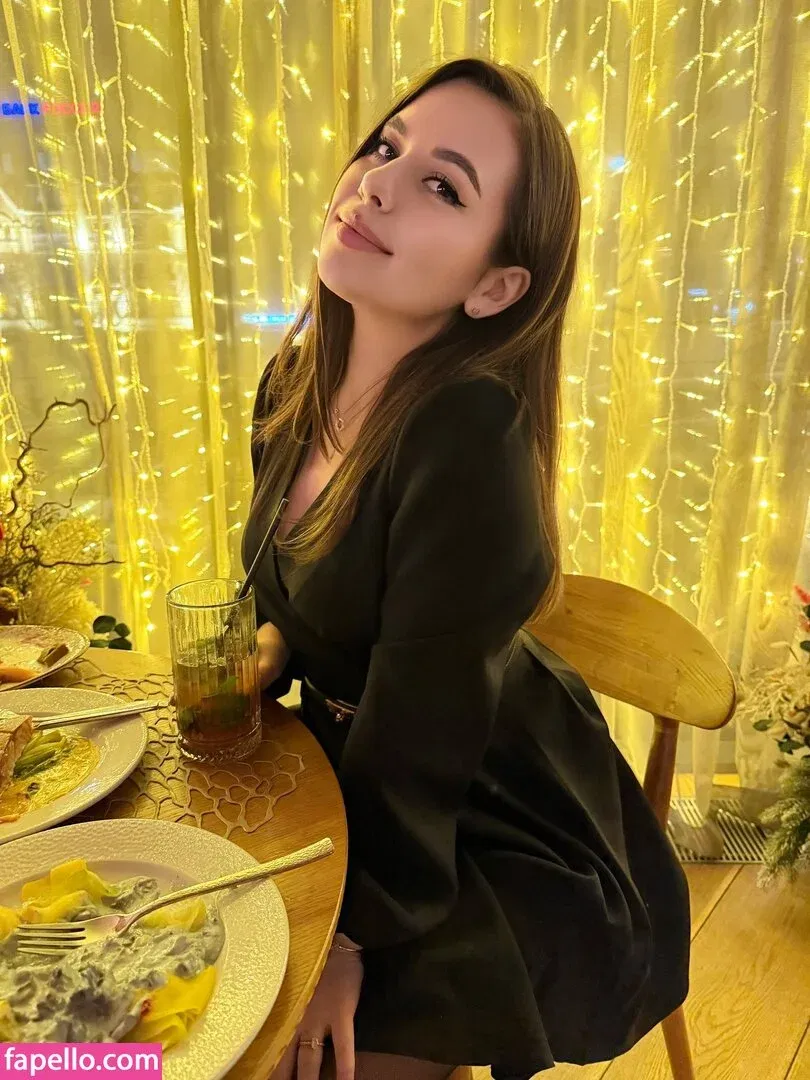 HoneyGirl / zzarraffa Onlyfans Photo Gallery 