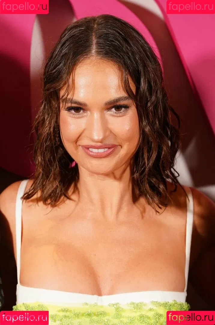 Lily James / lillyjames / lilyjamesofficial Onlyfans Photo Gallery 