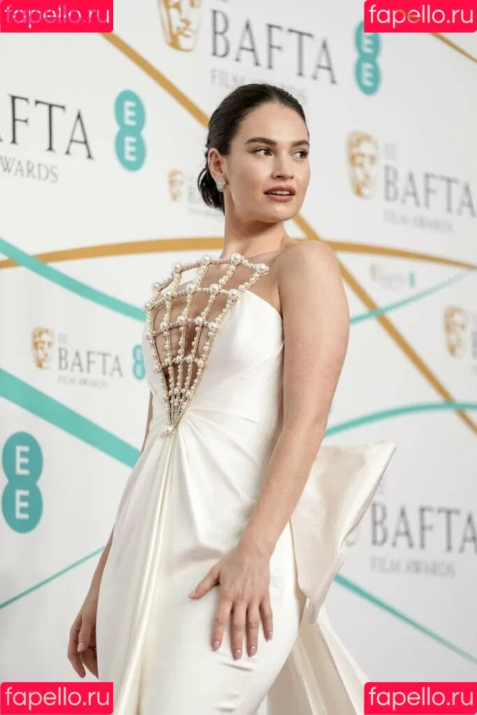 Lily James / lillyjames / lilyjamesofficial Onlyfans Photo Gallery 