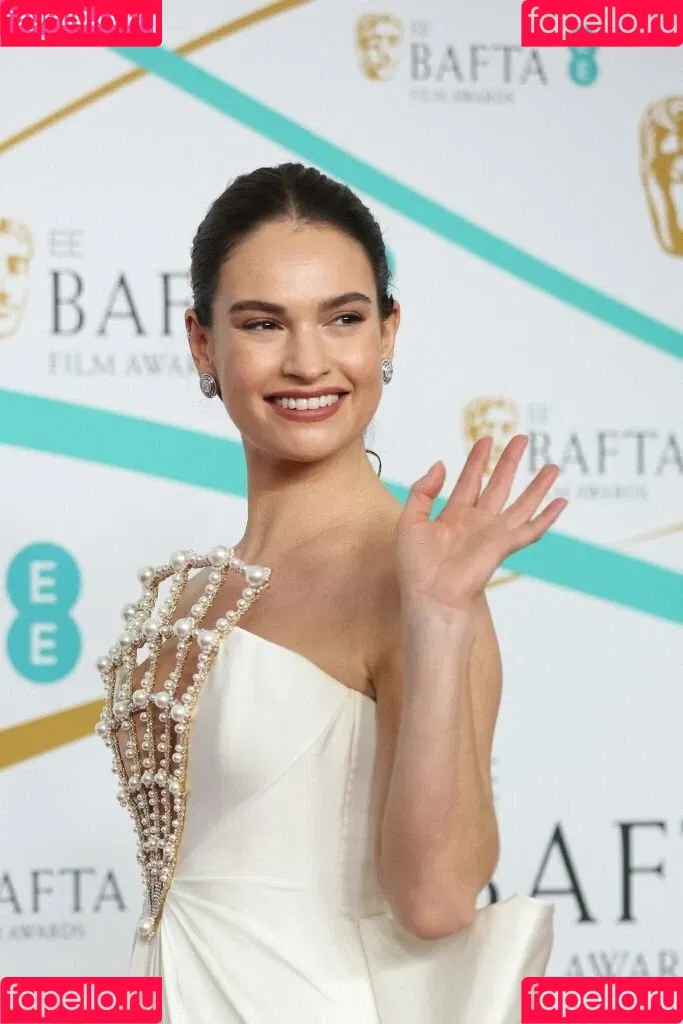 Lily James / lillyjames / lilyjamesofficial Onlyfans Photo Gallery 