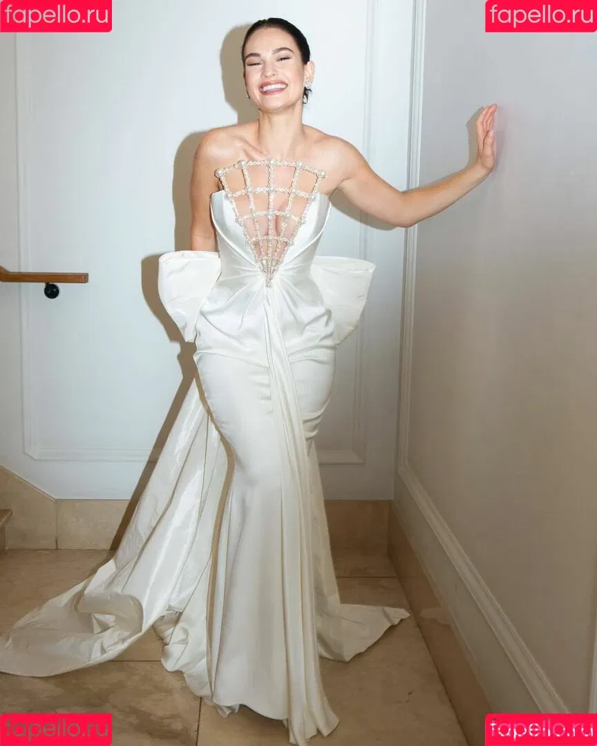 Lily James / lillyjames / lilyjamesofficial Onlyfans Photo Gallery 