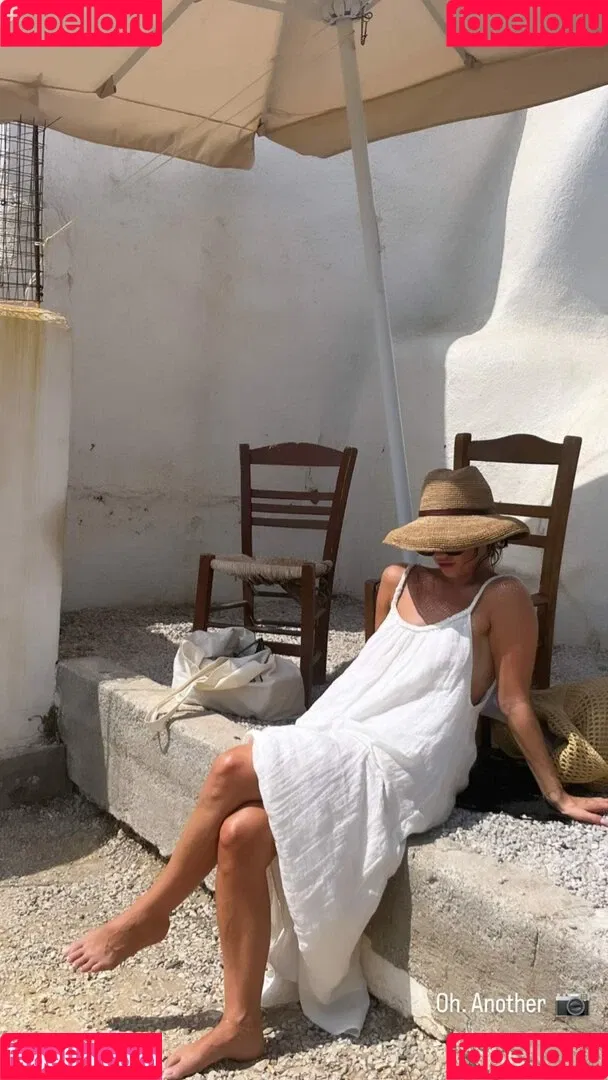Lily James / lillyjames / lilyjamesofficial Onlyfans Photo Gallery 