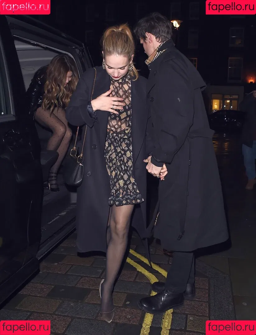 Lily James / lillyjames / lilyjamesofficial Onlyfans Photo Gallery 