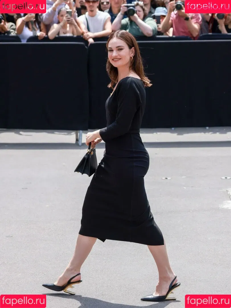Lily James / lillyjames / lilyjamesofficial Onlyfans Photo Gallery 