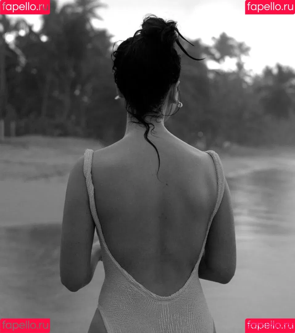 Lily James / lillyjames / lilyjamesofficial Onlyfans Photo Gallery 
