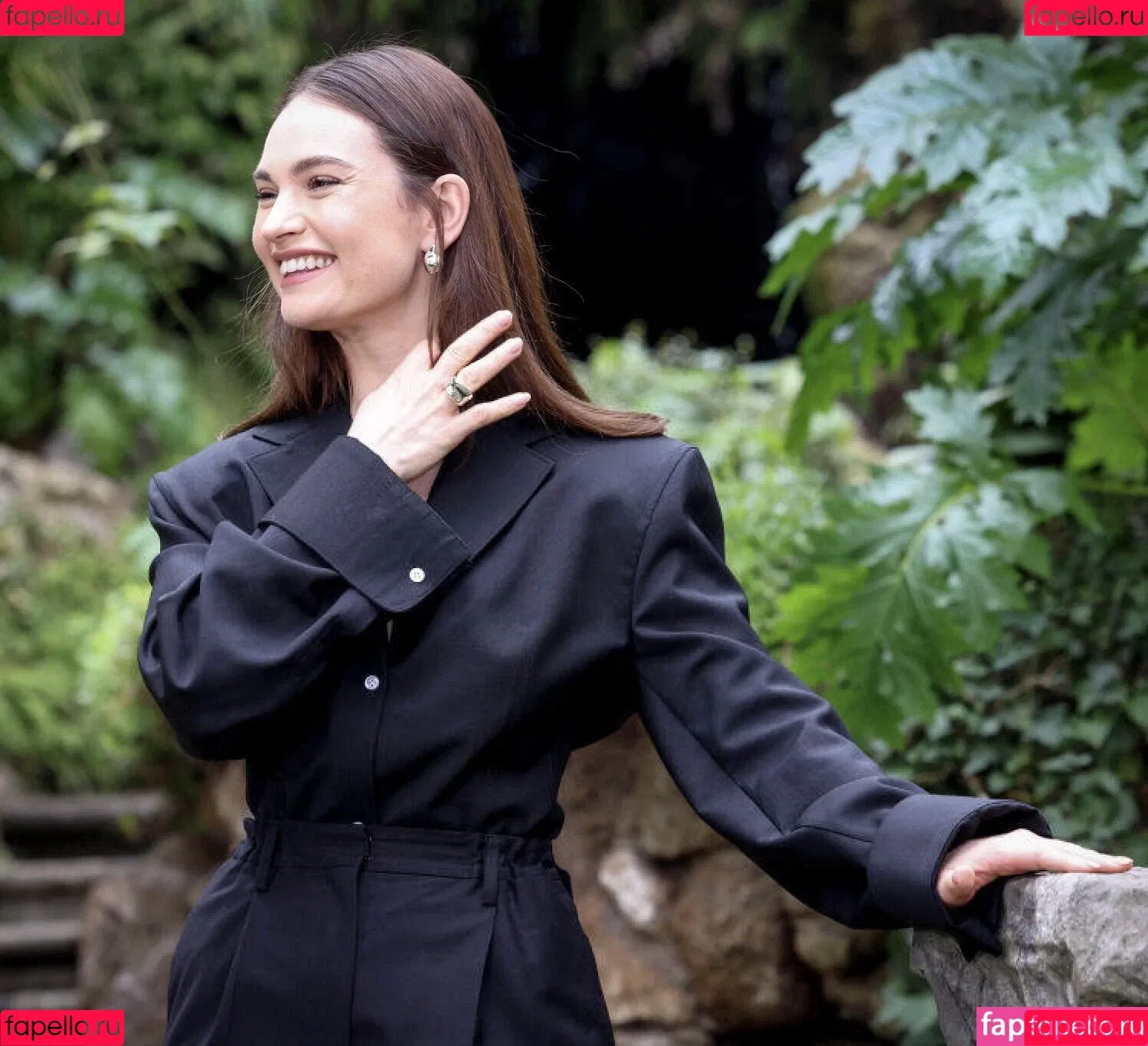 Lily James / lillyjames / lilyjamesofficial Onlyfans Photo Gallery 