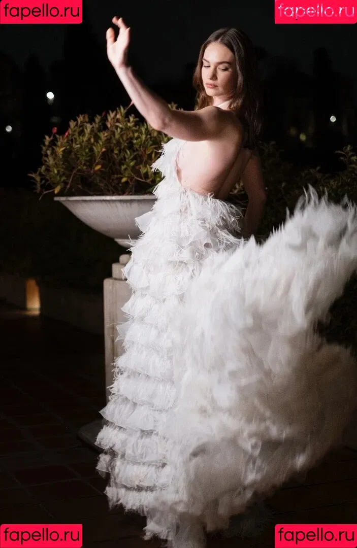 Lily James / lillyjames / lilyjamesofficial Onlyfans Photo Gallery 
