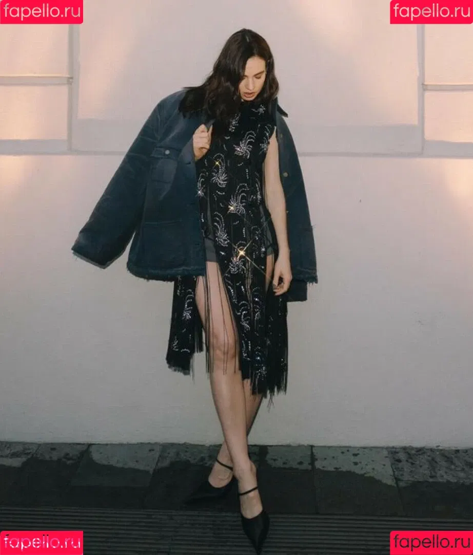 Lily James / lillyjames / lilyjamesofficial Onlyfans Photo Gallery 