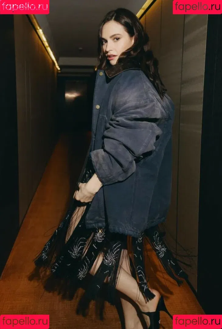 Lily James / lillyjames / lilyjamesofficial Onlyfans Photo Gallery 