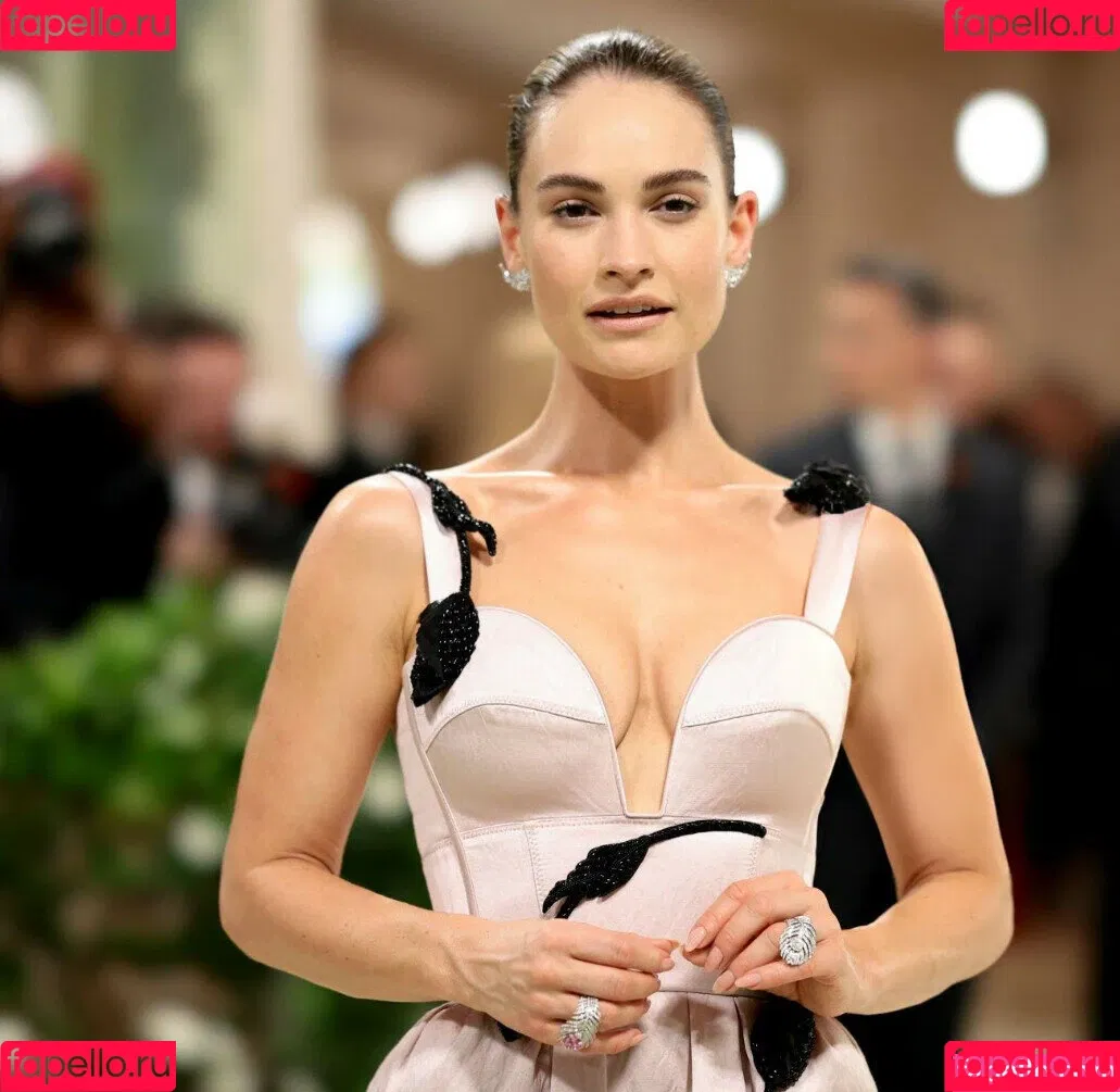 Lily James / lillyjames / lilyjamesofficial Onlyfans Photo Gallery 
