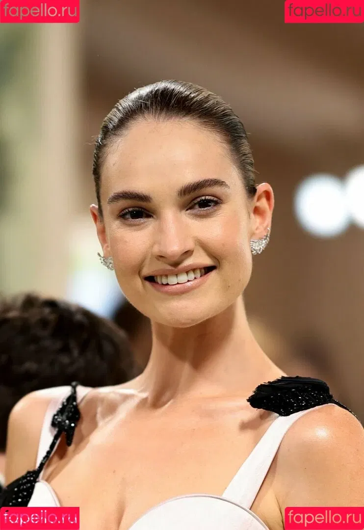 Lily James / lillyjames / lilyjamesofficial Onlyfans Photo Gallery 