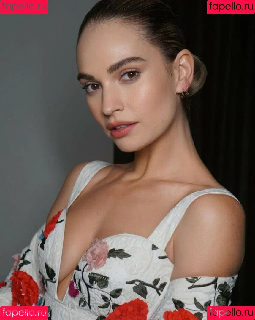 Lily James / lillyjames / lilyjamesofficial Onlyfans Photo Gallery 