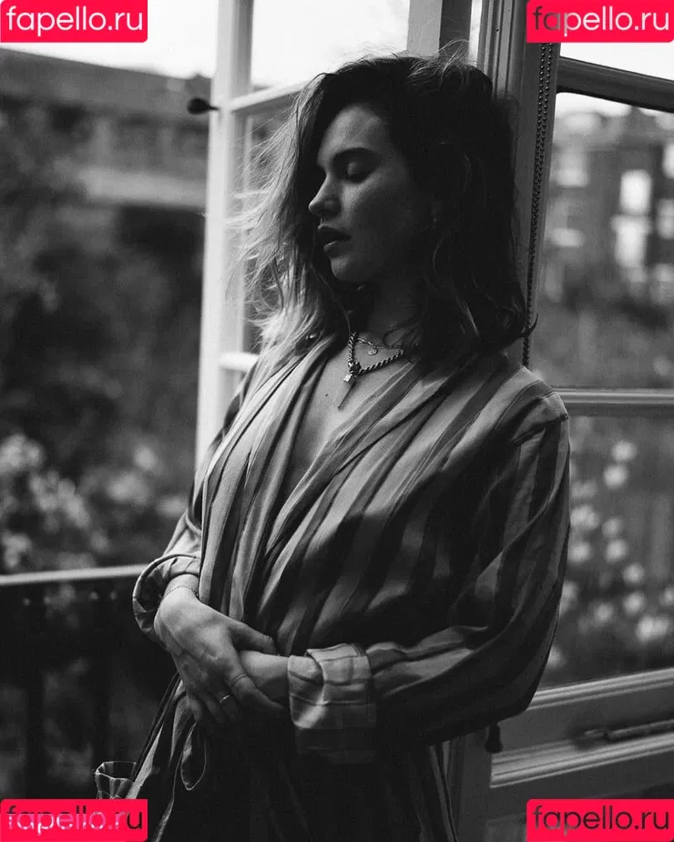 Lily James / lillyjames / lilyjamesofficial Onlyfans Photo Gallery 