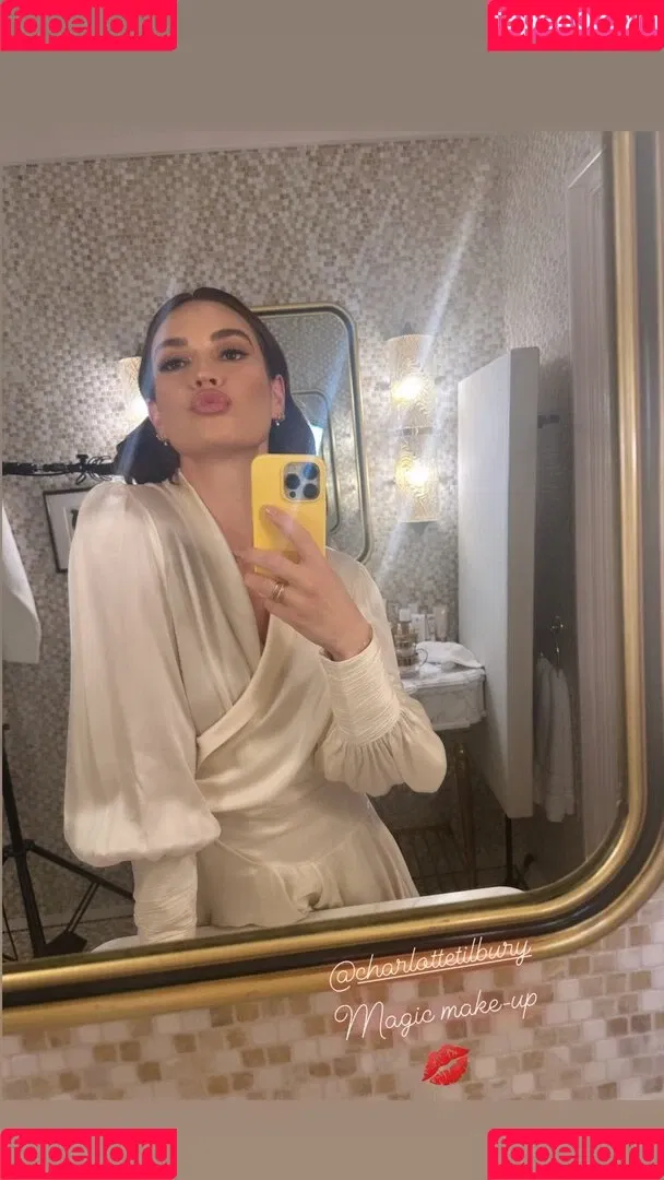 Lily James / lillyjames / lilyjamesofficial Onlyfans Photo Gallery 