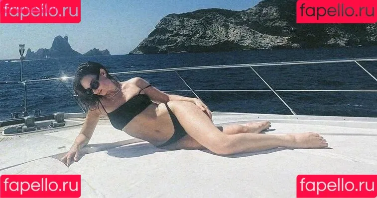 Lily James / lillyjames / lilyjamesofficial Onlyfans Photo Gallery 
