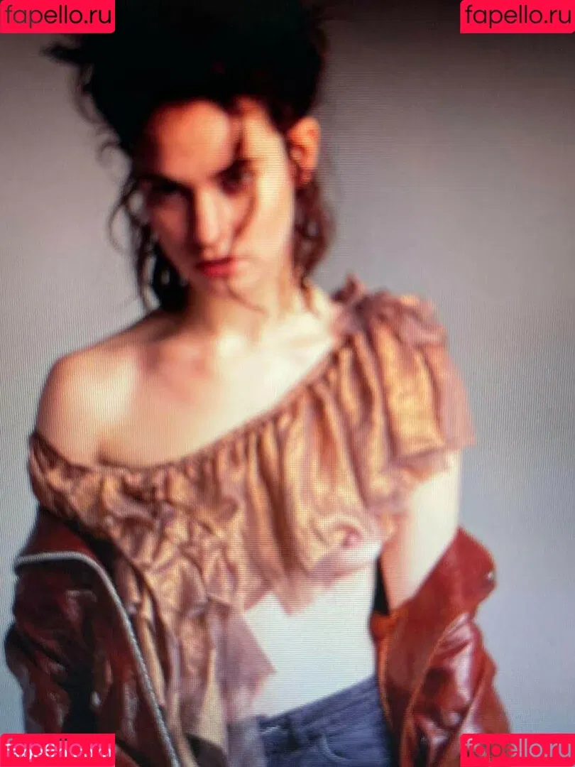 Lily James / lillyjames / lilyjamesofficial Onlyfans Photo Gallery 