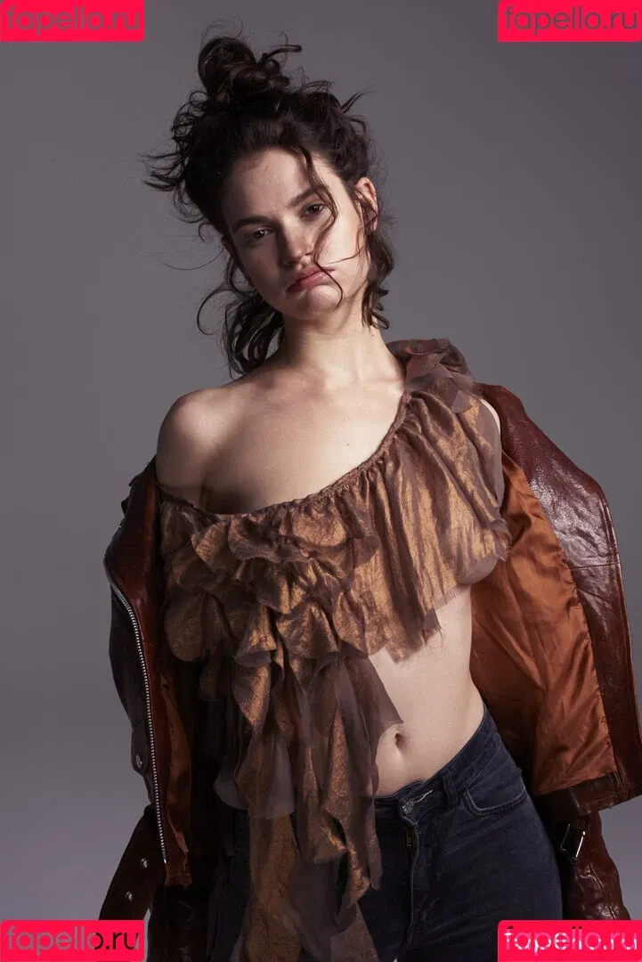 Lily James / lillyjames / lilyjamesofficial Onlyfans Photo Gallery 