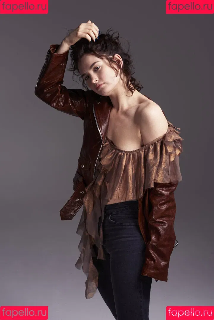 Lily James / lillyjames / lilyjamesofficial Onlyfans Photo Gallery 