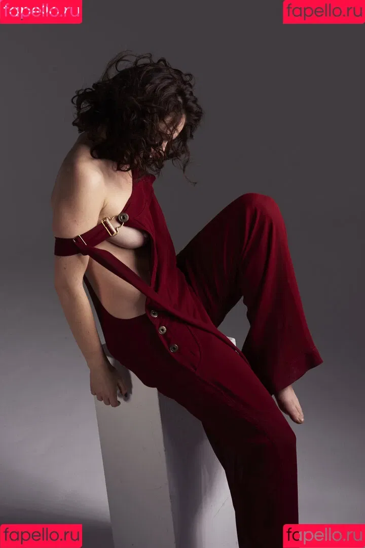 Lily James / lillyjames / lilyjamesofficial Onlyfans Photo Gallery 