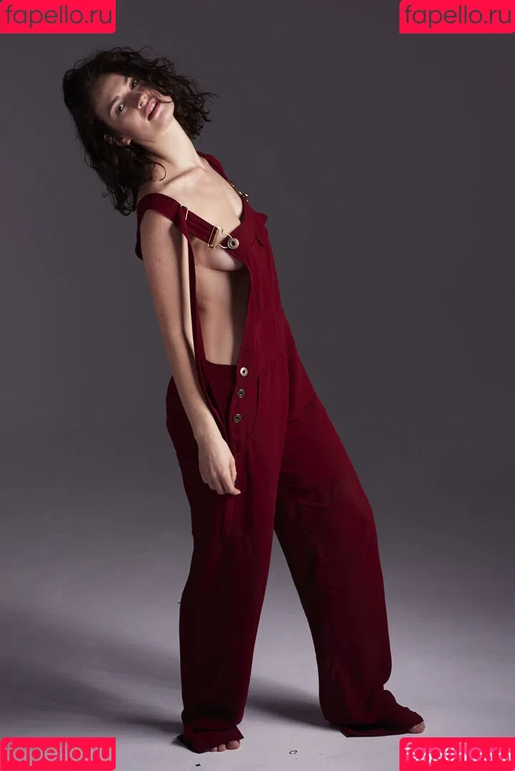 Lily James / lillyjames / lilyjamesofficial Onlyfans Photo Gallery 