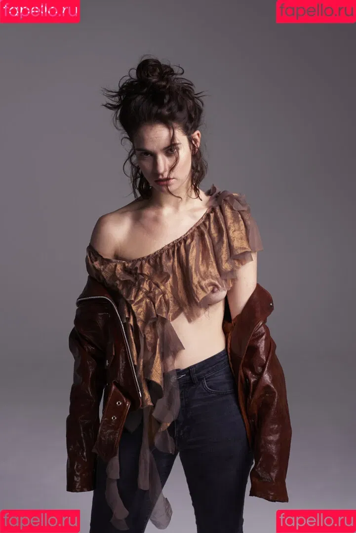 Lily James / lillyjames / lilyjamesofficial Onlyfans Photo Gallery 