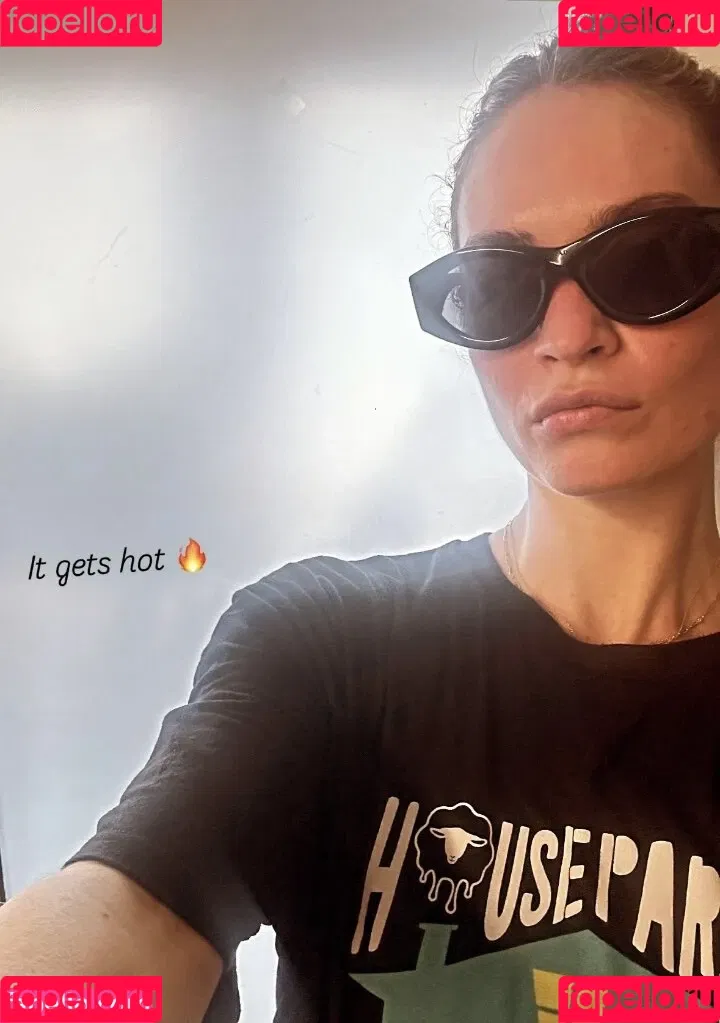 Lily James / lillyjames / lilyjamesofficial Onlyfans Photo Gallery 