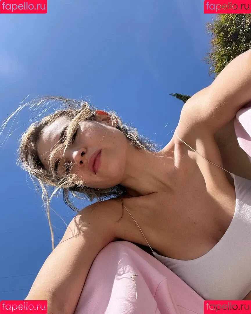 Lily James / lillyjames / lilyjamesofficial Onlyfans Photo Gallery 