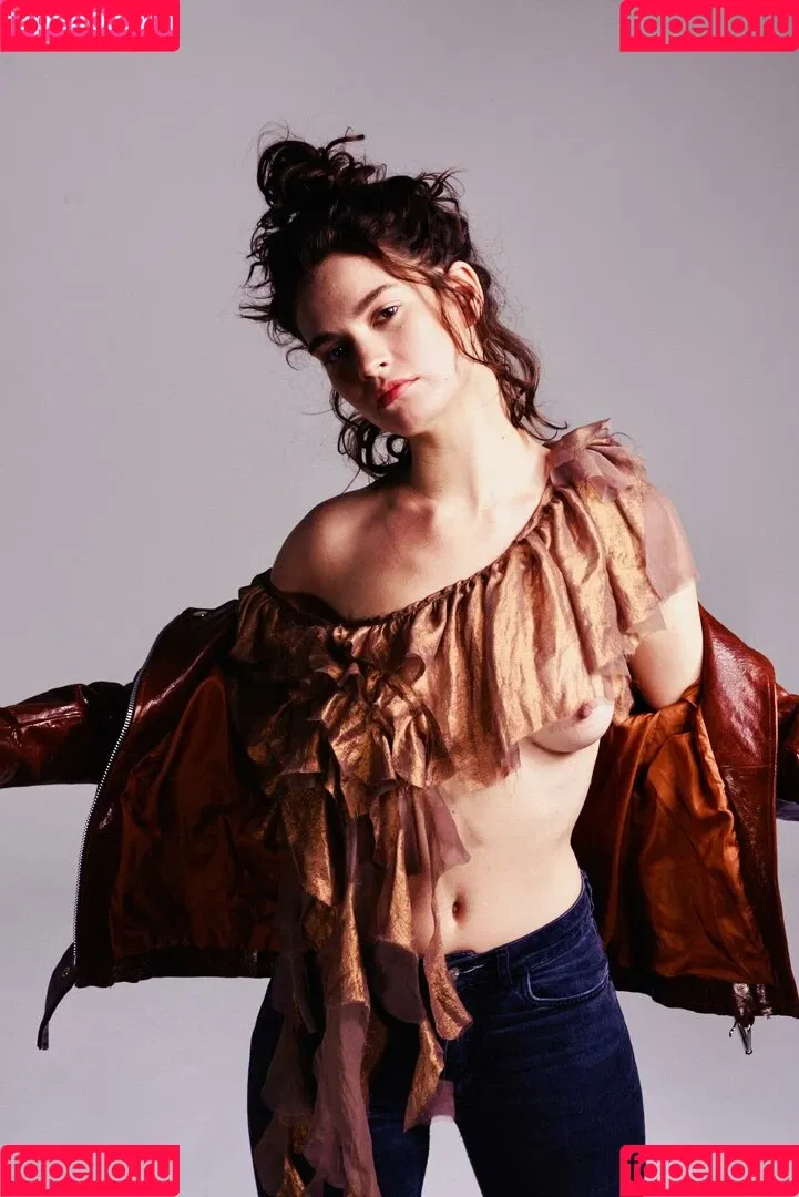 Lily James / lillyjames / lilyjamesofficial Onlyfans Photo Gallery 