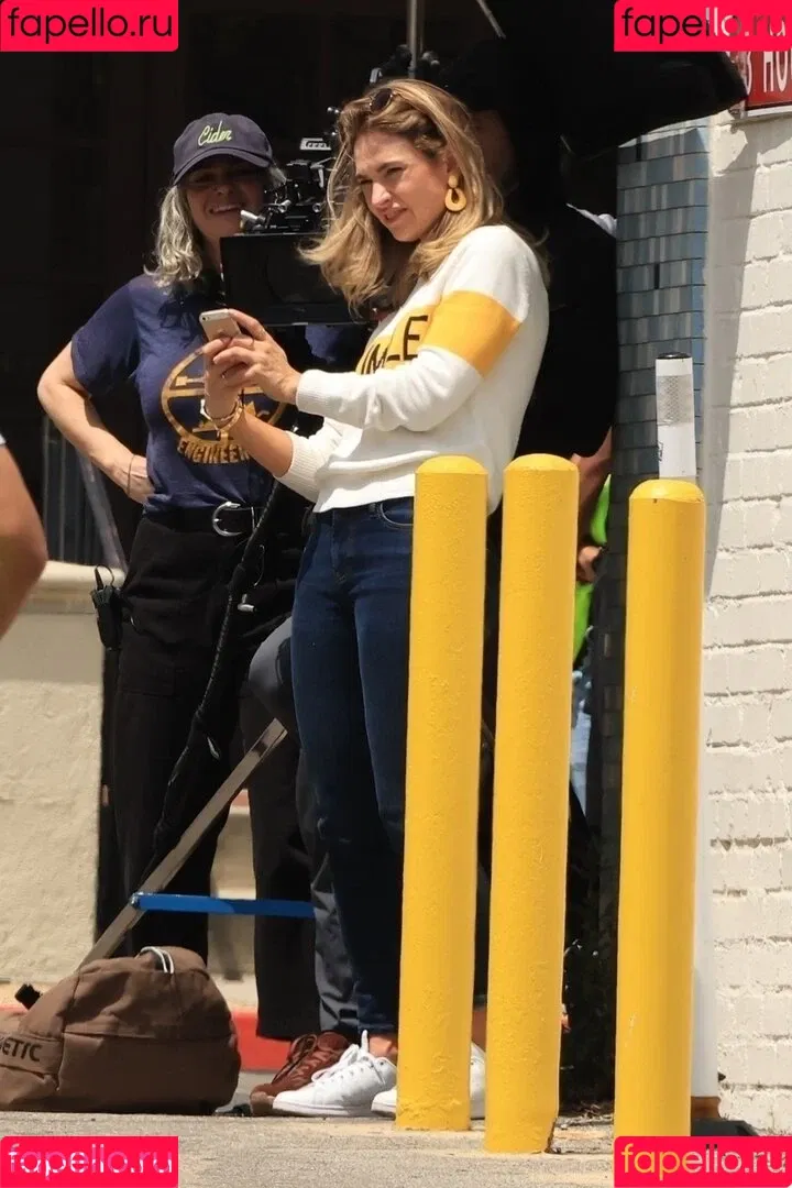 Lily James / lillyjames / lilyjamesofficial Onlyfans Photo Gallery 