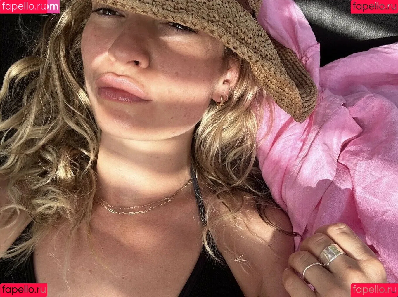 Lily James / lillyjames / lilyjamesofficial Onlyfans Photo Gallery 