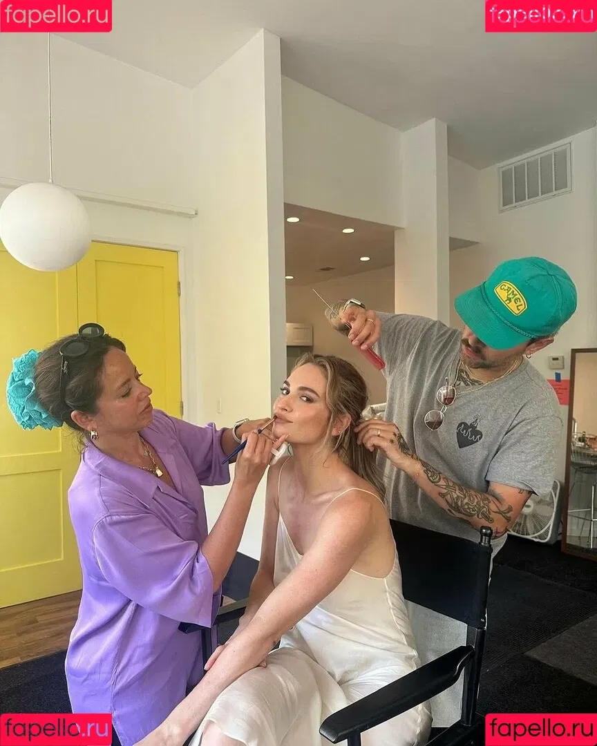 Lily James / lillyjames / lilyjamesofficial Onlyfans Photo Gallery 