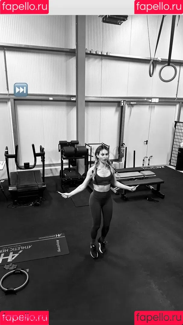 Lily James / lillyjames / lilyjamesofficial Onlyfans Photo Gallery 