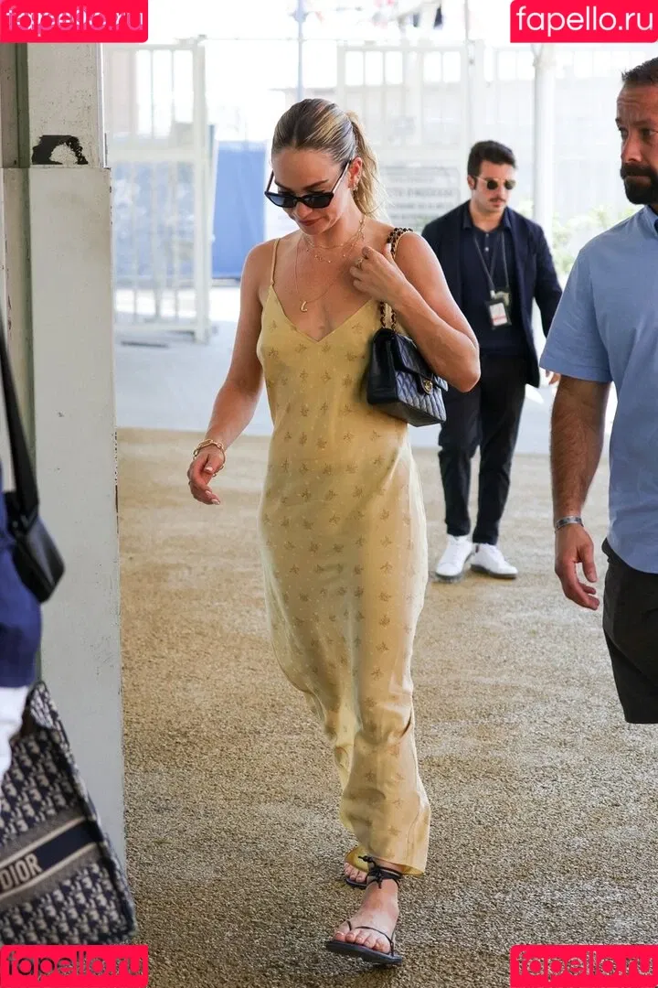 Lily James / lillyjames / lilyjamesofficial Onlyfans Photo Gallery 