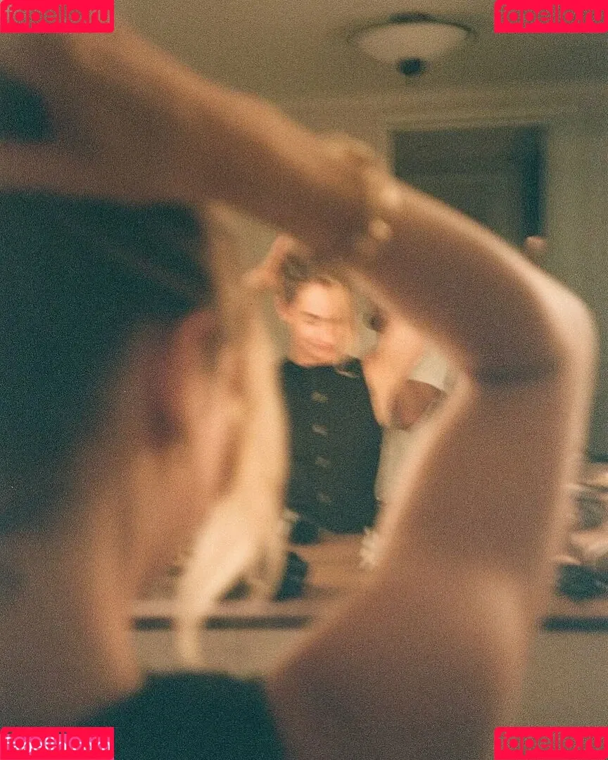 Lily James / lillyjames / lilyjamesofficial Onlyfans Photo Gallery 