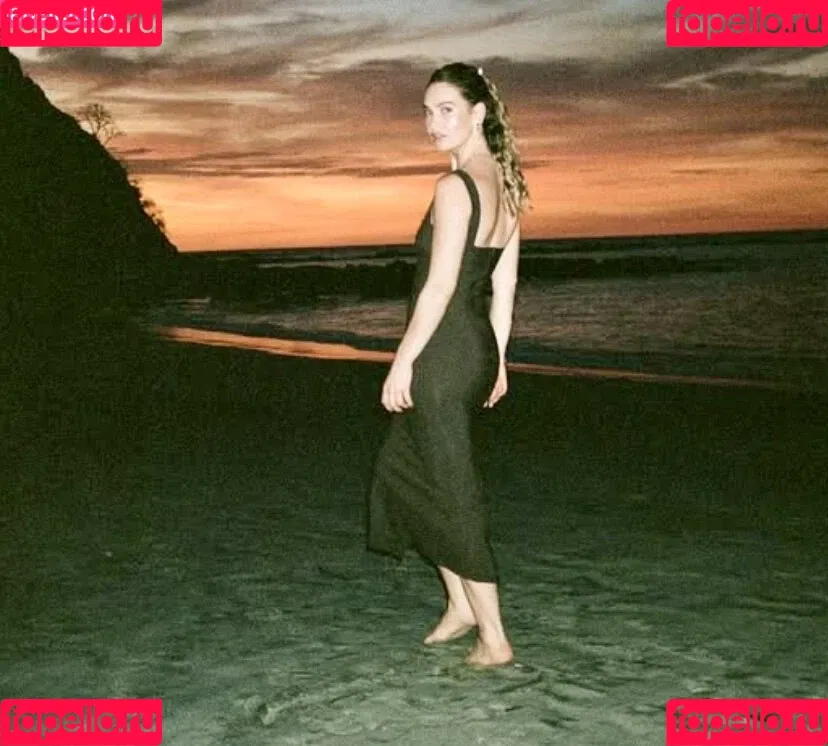 Lily James / lillyjames / lilyjamesofficial Onlyfans Photo Gallery 