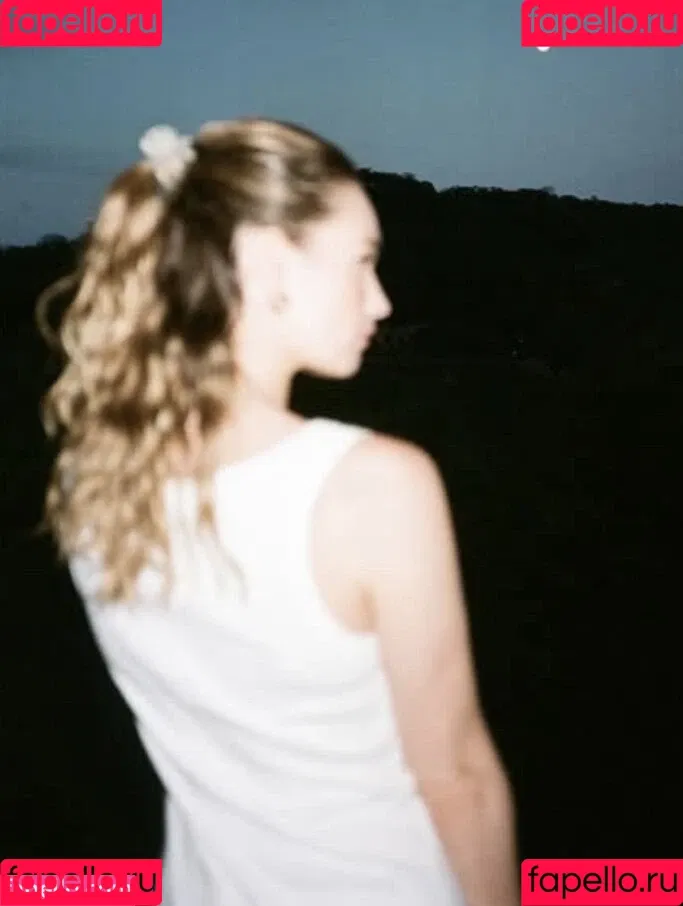 Lily James / lillyjames / lilyjamesofficial Onlyfans Photo Gallery 
