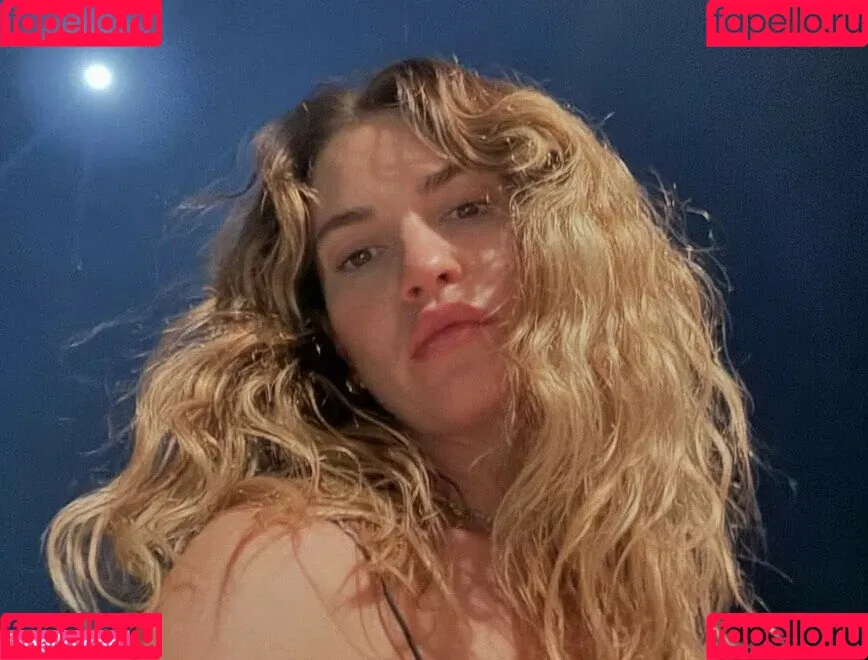 Lily James / lillyjames / lilyjamesofficial Onlyfans Photo Gallery 