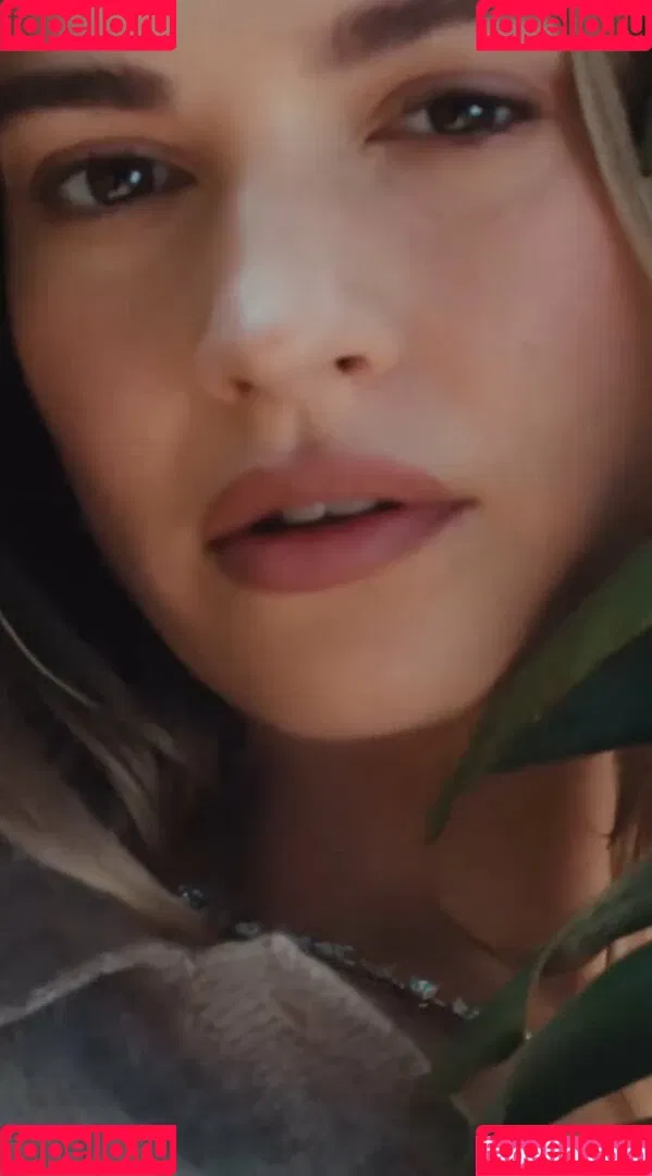 Lily James / lillyjames / lilyjamesofficial Onlyfans Photo Gallery 