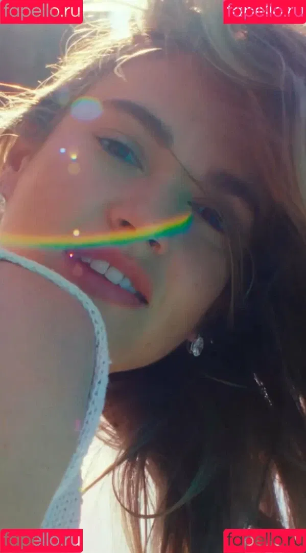 Lily James / lillyjames / lilyjamesofficial Onlyfans Photo Gallery 
