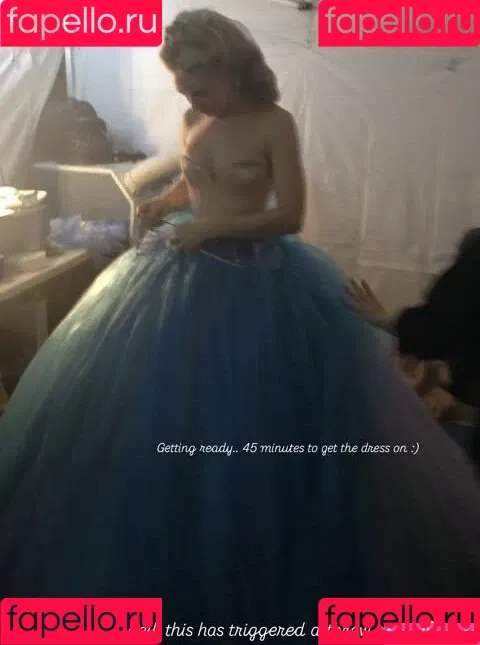 Lily James / lillyjames / lilyjamesofficial Onlyfans Photo Gallery 