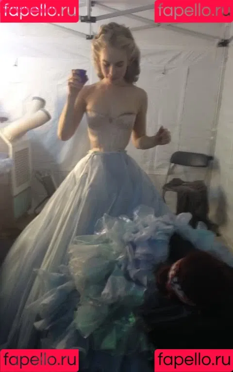 Lily James / lillyjames / lilyjamesofficial Onlyfans Photo Gallery 