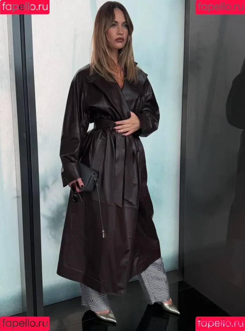 Lily James / lillyjames / lilyjamesofficial Onlyfans Photo Gallery 