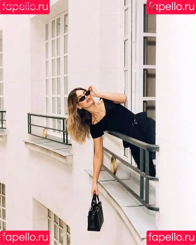 Lily James / lillyjames / lilyjamesofficial Onlyfans Photo Gallery 