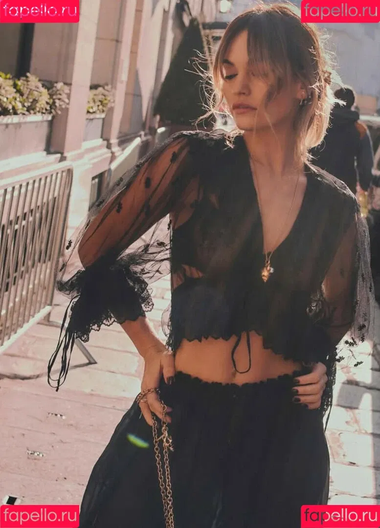 Lily James / lillyjames / lilyjamesofficial Onlyfans Photo Gallery 