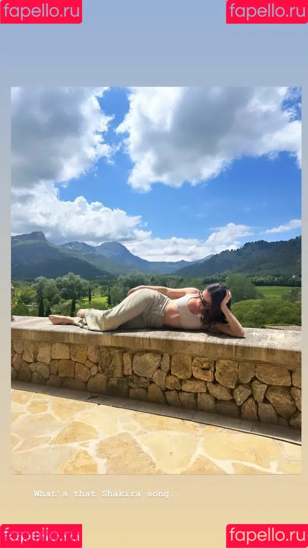 Lily James / lillyjames / lilyjamesofficial Onlyfans Photo Gallery 